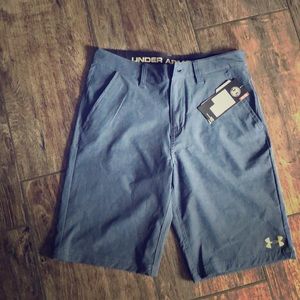 Boys size 14 Under Armour shorts